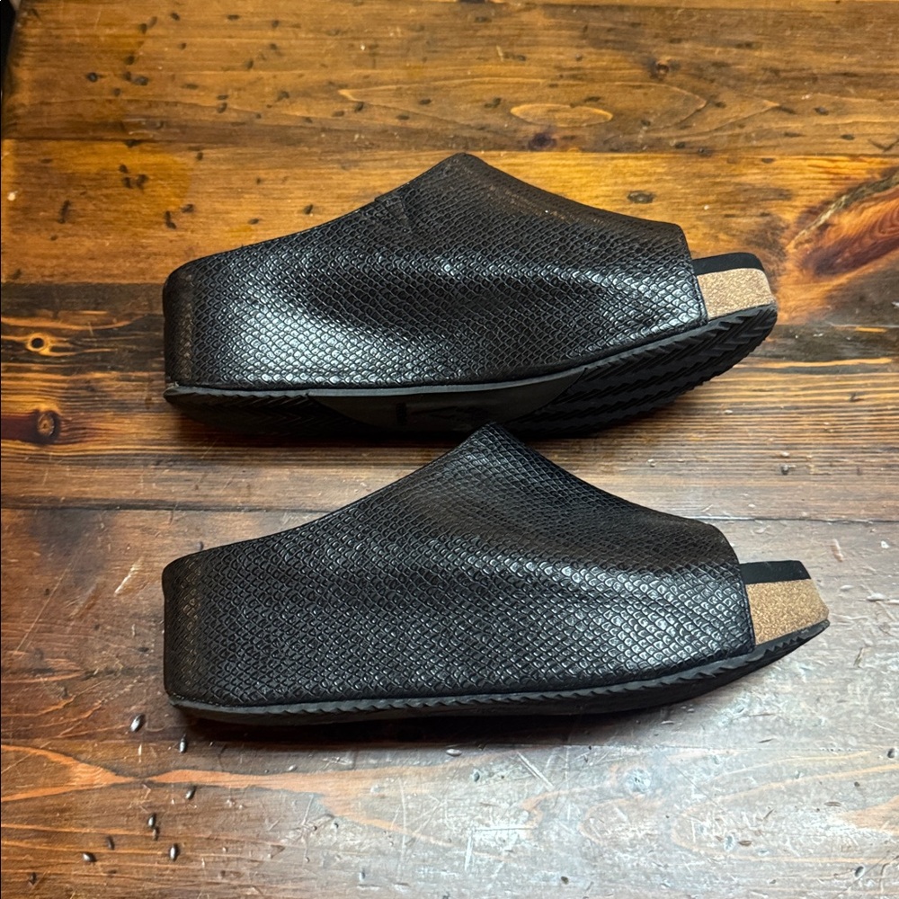 Black Textured Slide Sandals - Picture 3 of 7